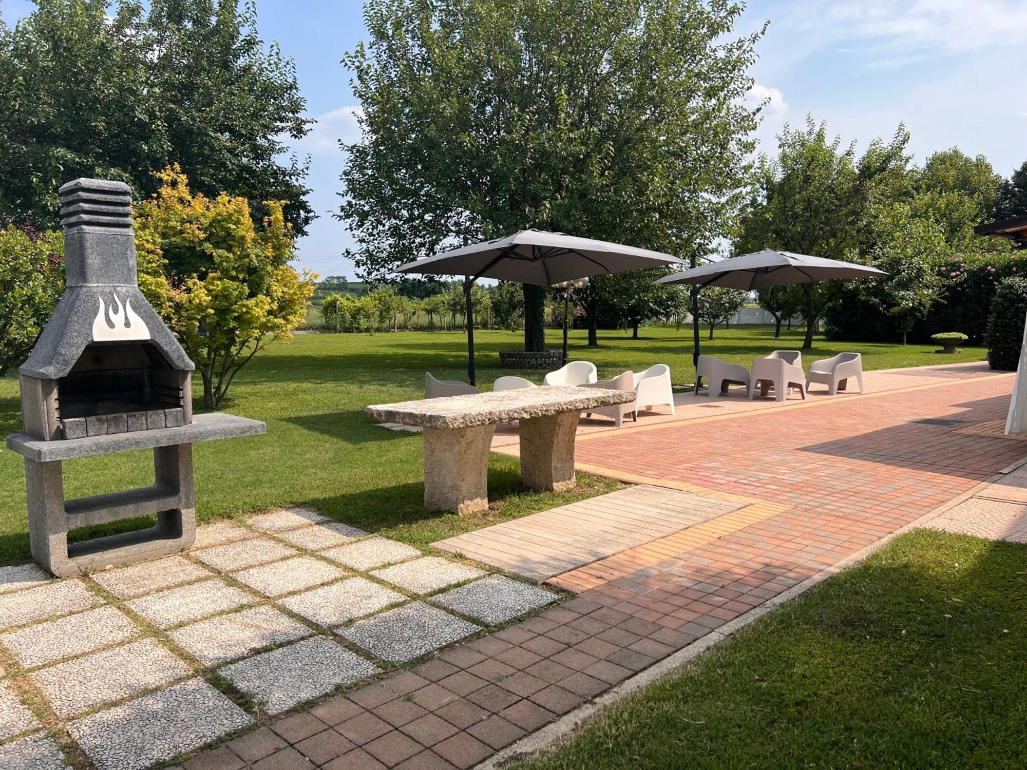 Appartamento "Casa Vacanze Corte Ara Decima" Sona Exterior foto